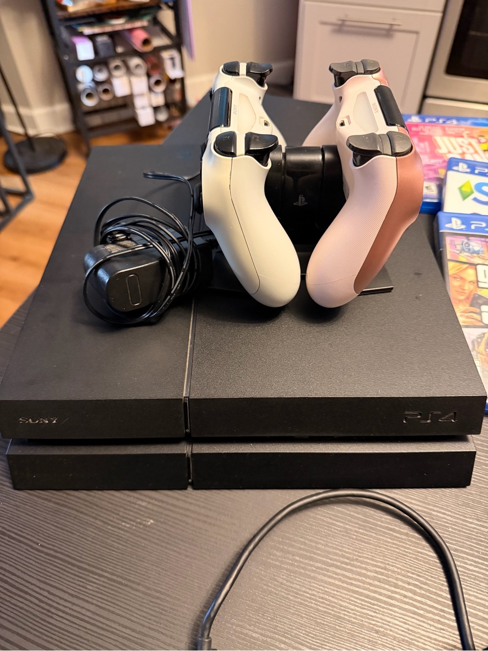 PS4 Bundle - Picture 2 of 4